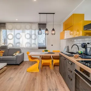  Apartment Adastra With Private Parking And Floor Heating